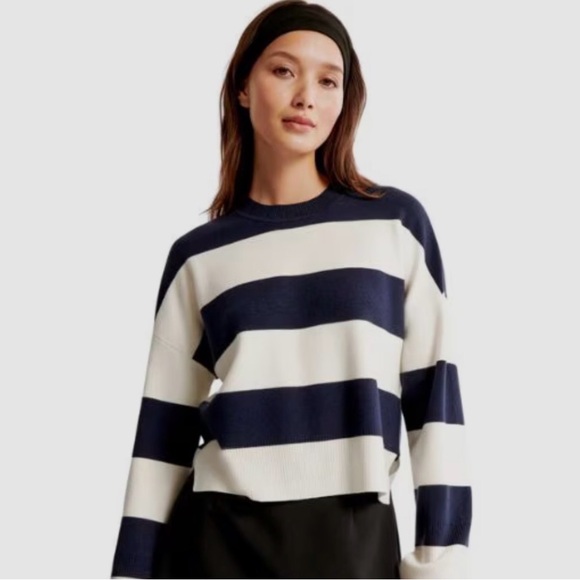 Abercrombie & Fitch Sweaters - Abercrombie Striped Navy and White Crew Sweater